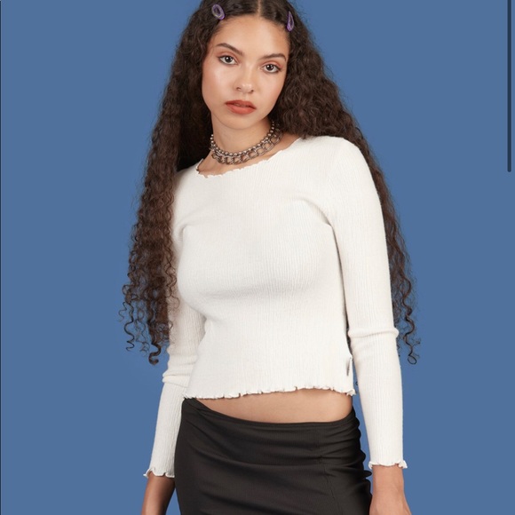 Forever 21 crimped edges top - Picture 3 of 3